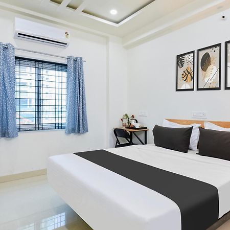 Super Townhouse Kokapet Formerly Aarian Tej Nilayam Gundipet Exterior photo