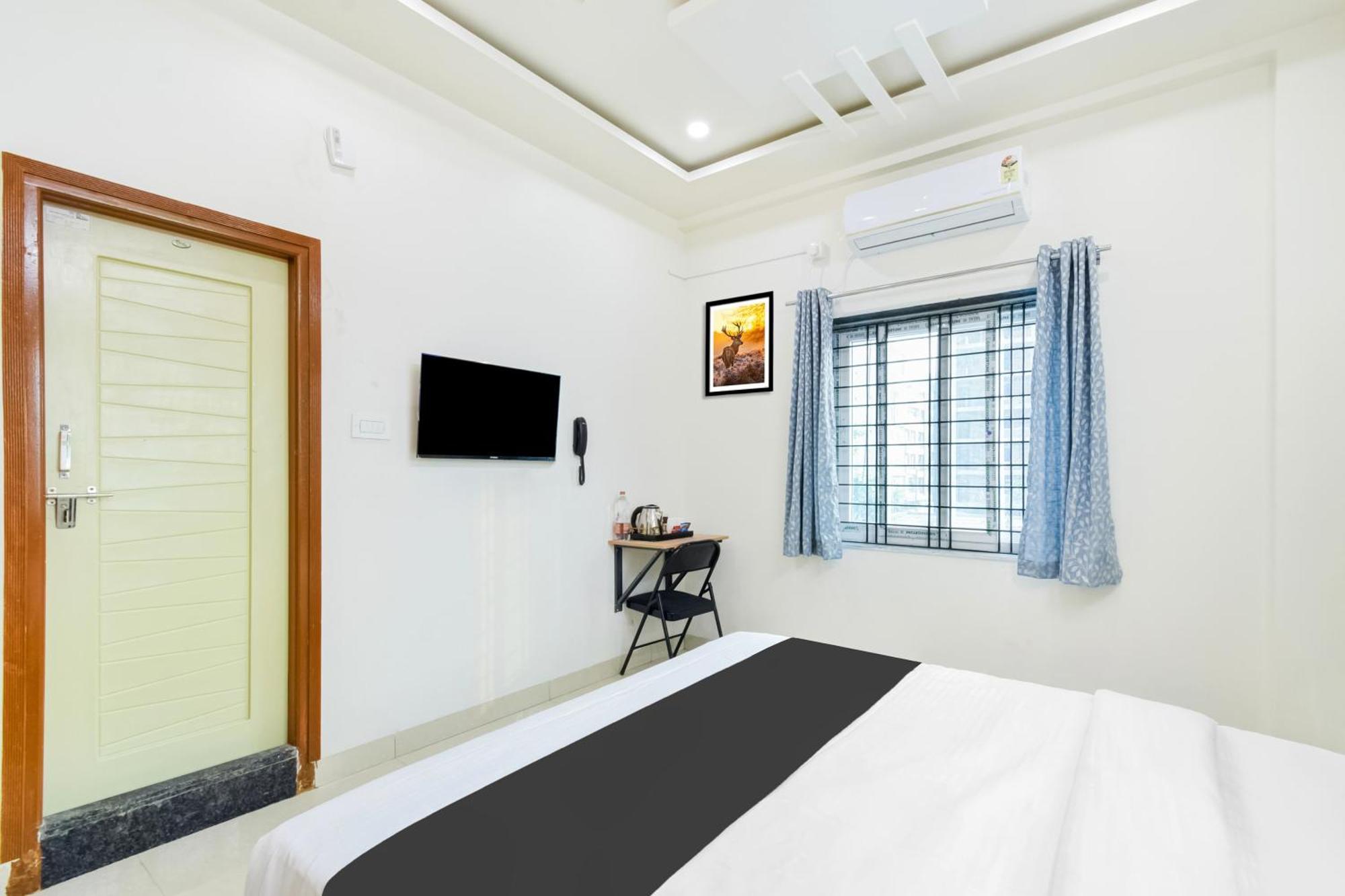 Super Townhouse Kokapet Formerly Aarian Tej Nilayam Gundipet Exterior photo