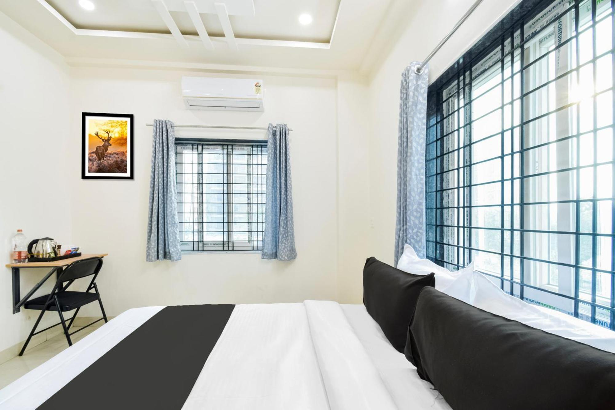 Super Townhouse Kokapet Formerly Aarian Tej Nilayam Gundipet Exterior photo